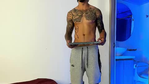 Santiago online show from 02/13/25, 03:50