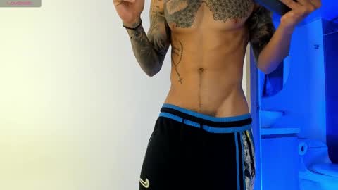 Snapshot of jakee_brown chatting on 02/25/25, 05:30 Santiago online show from 02/25/25, 05:30