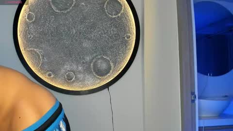 Snapshot of jakee_brown chatting on 11/12/25, 12:55 Santiago online show from 11/12/25, 12:55