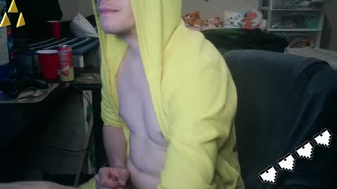 Snapshot of jakieepoo212 chatting on 01/06/25, 12:02 Jakieepoo212 online show from 01/06/25, 12:02