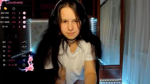 Lisa online show from 10/31/25, 05:47