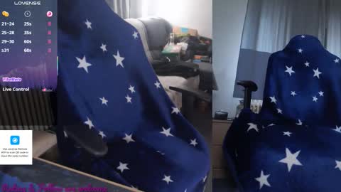 Snapshot of jalex_moony chatting on 10/08/25, 09:40 Alex online show from 10/08/25, 09:40