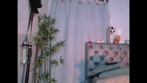 Snapshot of jamadoll66 chatting on 12/21/25, 07:37 Jamaica online show from 12/21/25, 07:37