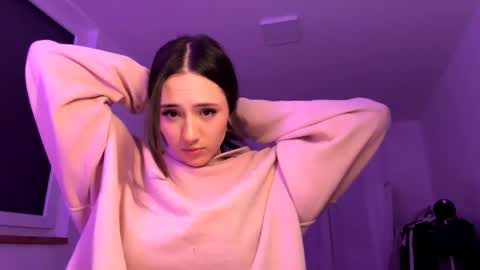 Mila online show from 03/19/26, 06:12