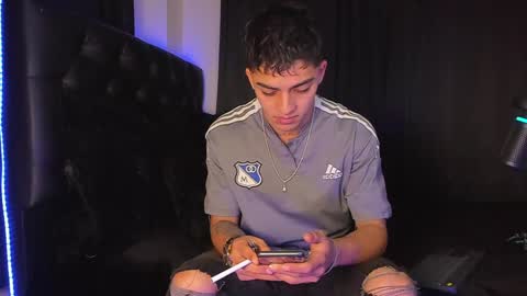 Snapshot of james1lee_ chatting on 12/09/24, 02:45 LeonardoInsta LeonardoperezcoPvt open online show from 12/09/24, 02:45
