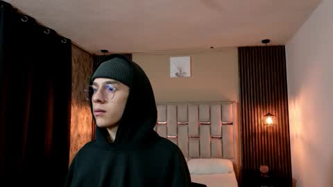 james_adamss_ online show from 02/11/26, 12:21