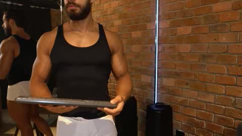 Snapshot of james_axel chatting on 10/27/25, 02:21 James Axel online show from 10/27/25, 02:21