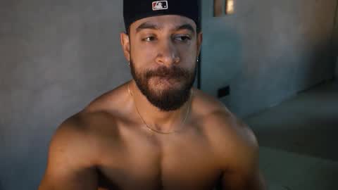 Snapshot of james_axel chatting on 11/05/25, 01:33 James Axel online show from 11/05/25, 01:33