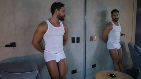 Snapshot of james_axel chatting on 11/09/25, 02:48 James Axel online show from 11/09/25, 02:48