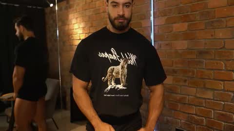 Snapshot of james_axel chatting on 02/07/26, 01:59 James Axel online show from 02/07/26, 01:59