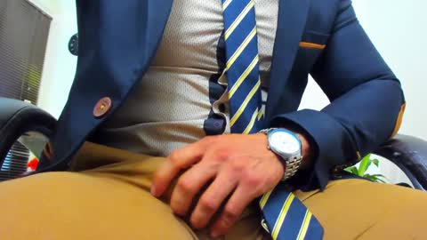 Snapshot of james_thick1 chatting on 01/08/25, 06:31 James online show from 01/08/25, 06:31