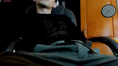 Snapshot of james_thick1 chatting on 02/12/26, 04:02 James online show from 02/12/26, 04:02