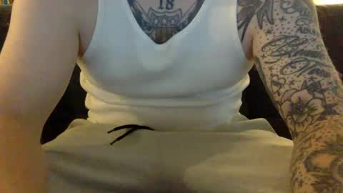 Snapshot of jamesbuilt chatting on 02/19/25, 10:09 jamesbuilt online show from 02/19/25, 10:09