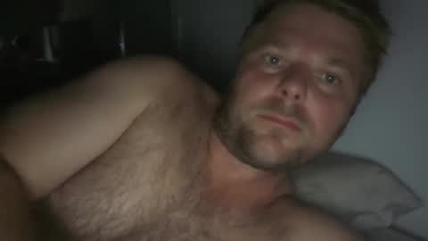 Snapshot of jamesdeanaus88 chatting on 02/08/26, 02:42 jamesdeanaus88 online show from 02/08/26, 02:42