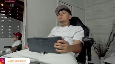 jamesdekker online show from 10/20/25, 09:04