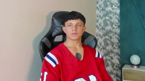 Snapshot of jamesgolden_ chatting on 02/27/25, 05:47 jamesgolden_ online show from 02/27/25, 05:47