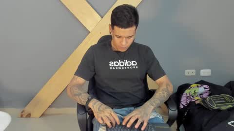 Snapshot of jamesinked_ chatting on 12/04/24, 02:59 Jamesinked  online show from 12/04/24, 02:59