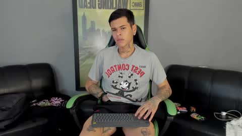 Snapshot of jamesinked_ chatting on 12/15/24, 03:53 Jamesinked  online show from 12/15/24, 03:53