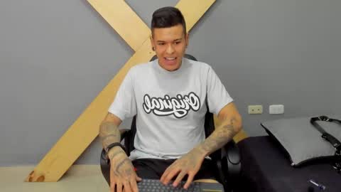 Snapshot of jamesinked_ chatting on 12/27/24, 03:48 Jamesinked  online show from 12/27/24, 03:48