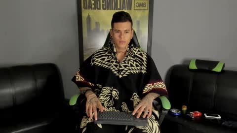 Snapshot of jamesinked_ chatting on 01/03/25, 06:33 Jamesinked  online show from 01/03/25, 06:33