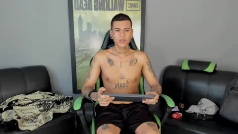 Snapshot of jamesinked_ chatting on 01/04/25, 07:02 Jamesinked  online show from 01/04/25, 07:02