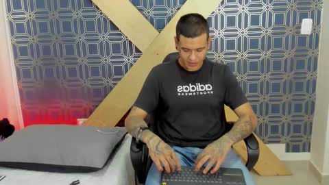 Snapshot of jamesinked_ chatting on 01/07/25, 06:35 Jamesinked  online show from 01/07/25, 06:35