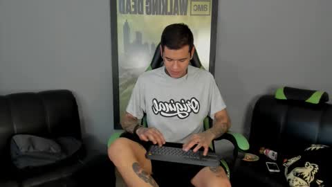 Snapshot of jamesinked_ chatting on 01/31/25, 06:36 Jamesinked  online show from 01/31/25, 06:36