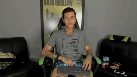 Snapshot of jamesinked_ chatting on 02/04/25, 12:40 Jamesinked  online show from 02/04/25, 12:40