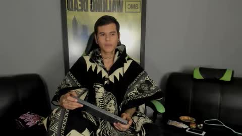 Snapshot of jamesinked_ chatting on 03/07/25, 05:18 Jamesinked  online show from 03/07/25, 05:18