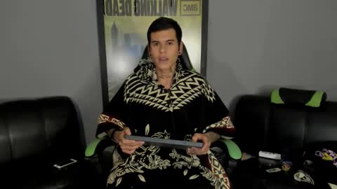 Snapshot of jamesinked_ chatting on 03/09/25, 03:32 Jamesinked  online show from 03/09/25, 03:32