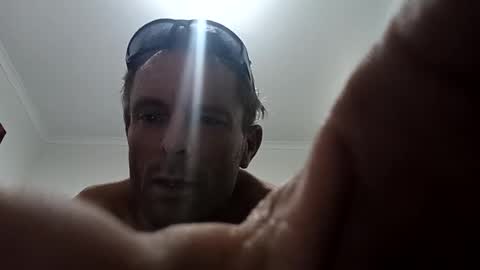 Snapshot of jamesloveridge901 chatting on 07/06/26, 02:08 jamesloveridge901 online show from 07/06/26, 02:08