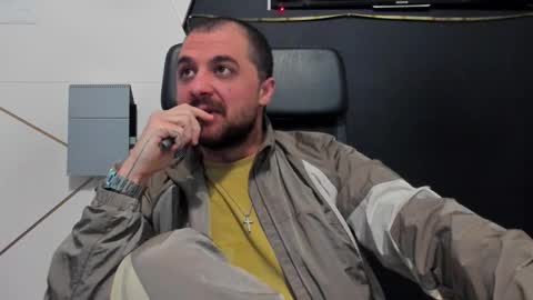 Snapshot of jamesmyersx chatting on 03/19/26, 04:49 JamesMyers online show from 03/19/26, 04:49