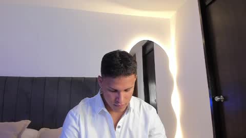 Snapshot of jamesowenn chatting on 03/26/26, 08:47 James Owenn online show from 03/26/26, 08:47