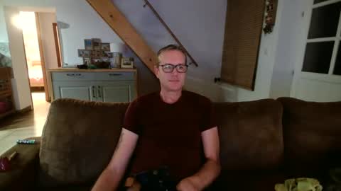Snapshot of jamesperry38r chatting on 12/21/24, 08:43 James online show from 12/21/24, 08:43