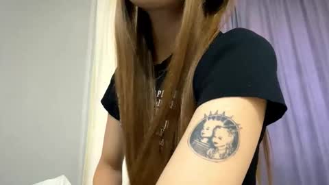 Snapshot of jamestica chatting on 09/12/25, 02:17 Milena online show from 09/12/25, 02:17