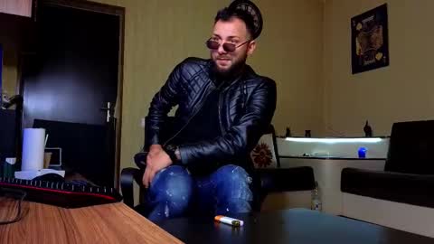 Robbie online show from 10/14/25, 08:15