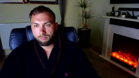 Snapshot of jamienoxus chatting on 05/18/26, 06:08 Robbie online show from 05/18/26, 06:08