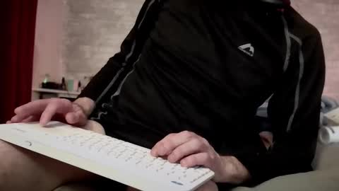 Snapshot of jamram2 chatting on 11/16/25, 02:06 Jamram2 online show from 11/16/25, 02:06