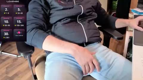 Snapshot of jan_martin chatting on 10/16/25, 09:54 Jan Martin online show from 10/16/25, 09:54