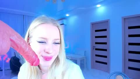 Snapshot of jane__klein chatting on 01/04/25, 10:24 Jenia online show from 01/04/25, 10:24