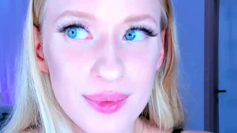 Snapshot of jane__klein chatting on 09/11/25, 04:23 Jenia online show from 09/11/25, 04:23