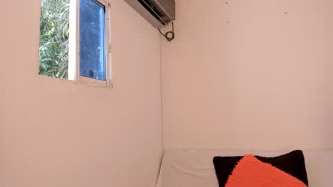 Snapshot of jane_monttgomery chatting on 02/13/25, 05:01 Jane  M online show from 02/13/25, 05:01