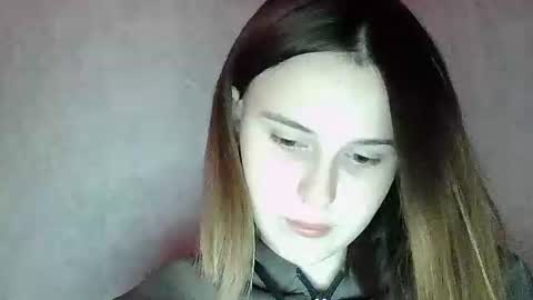 Snapshot of jane_night chatting on 10/22/25, 04:24 Jane online show from 10/22/25, 04:24