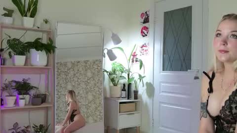 jane suckss online show from 11/10/25, 04:33