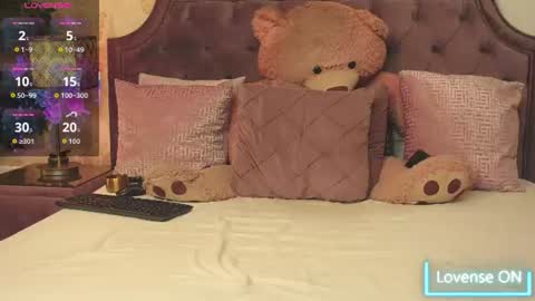 JaneDevine online show from 06/18/26, 09:14