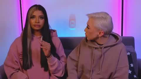 Snapshot of janehart_ chatting on 02/10/25, 01:57 Jane online show from 02/10/25, 01:57