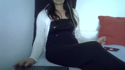 Snapshot of janehotmilf chatting on 03/01/25, 10:13 janehotmilf online show from 03/01/25, 10:13