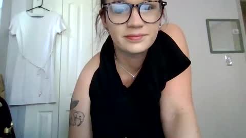 Snapshot of janemaggie chatting on 02/22/26, 04:27 MaggieJane online show from 02/22/26, 04:27
