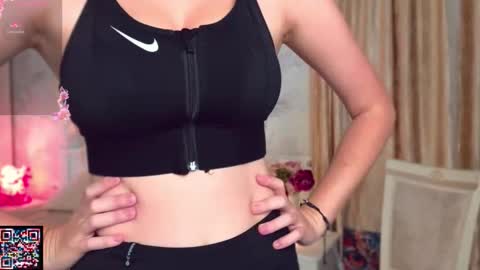 Snapshot of janepuff chatting on 09/13/25, 06:35 janepuff online show from 09/13/25, 06:35