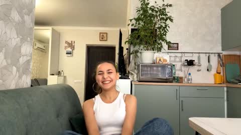 Lina online show from 11/15/25, 09:50